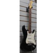 Fender Stratocaster электрогитара, цвет черный USED