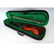 Caraya MV-003 Скрипка 1/2 с футляром и смычком