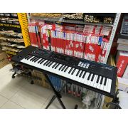 Roland JUNO-DS 61 синтезатор 61-клавиша, с оригинальным чехлом, выставочный образец